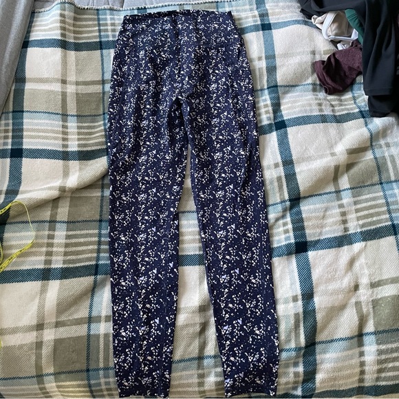 Buffbunny Collection Rosa Pocket Legging - Blue Terrazzo Print - Medium - Picture 4 of 8